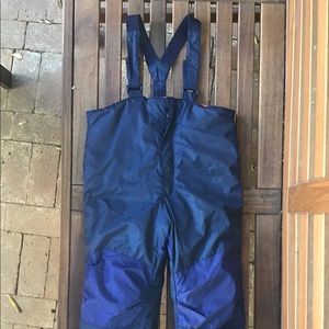 Old Navy 5T toddler snow bib